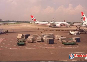 দীর্ঘদিন পর অবশেষে কর্মচাঞ্চল্য ফিরছে ঢাকা বিমানবন্দরে 