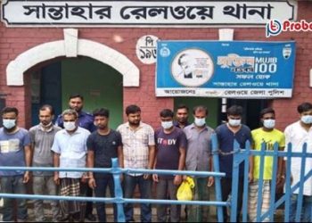 তরুণদের মাঝে পর্ন ভিডিও বিক্রি করতো তারা