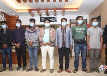 করোনা টেস্টের নামে বিদেশগামী যাত্রীদের সঙ্গে প্রতারণা, ঢাকা থেকে গ্রেফতার ৭