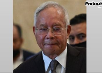 মালয়েশিয়ার সাবেক প্রধানমন্ত্রীর ১২ বছরের সাজা