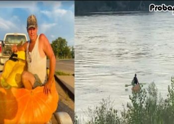 ৩৮৪ কেজি ওজনের কুমড়োর নৌকায় ভেসে গিনেস রেকর্ড