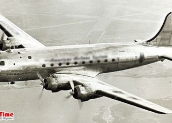 ৩৫ বছর পর বিমানবন্দরে অবতরণ করলো বিমান