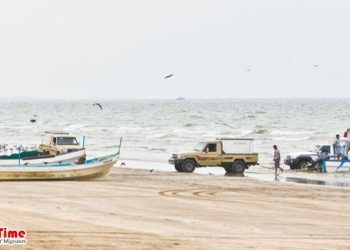 তিনদিন পর সাগরে নিখোঁজ চার ওমানি জেলেকে জীবিত উদ্ধার