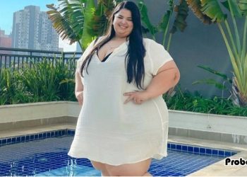 অতিরিক্ত ওজনের কারণে বিমানে উঠতে বাধা