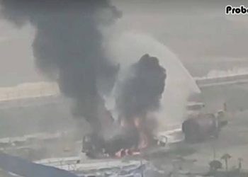 বিমানবন্দরের ৩ নম্বর গেটে তেলবাহী গাড়িতে আগুন