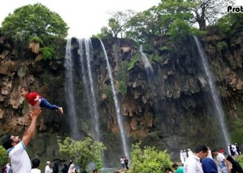 করোনার পর ঘুরে দাঁড়াচ্ছে ওমান সহ মধ্যপ্রাচ্যের পর্যটন খাত