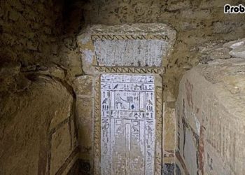 ৪ হাজার ৩০০ বছর পর উন্মোচন হলো সোনায় মোড়ানো মমি