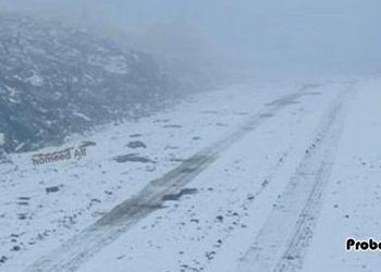 ওমানে ভারী তুষারপাত, বরফে ঢেকে গেছে রাস্তাঘাট