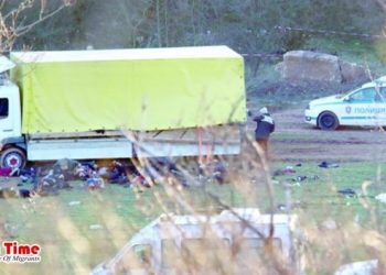 পরিত্যক্ত ট্রাক থেকে ১৮ অভিবাসীর মরদেহ উদ্ধার