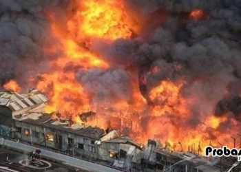 স্বরণকালের ভয়াবহ আগুন বঙ্গবাজারে