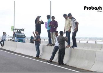 পদ্মা সেতুতে বিভিন্ন অভিযোগে ৬৮ হাজার টাকা জরিমানা