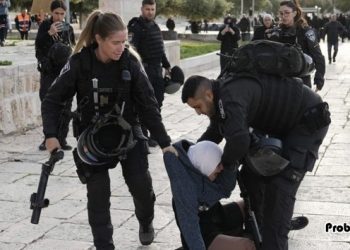 নামাজে বাধা দিচ্ছে ইসরায়েল, তীব্র নিন্দা জানালো ওমান