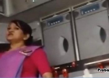 মাঝ আকাশে এ কী করলেন বিমানের কেবিন ক্রু!