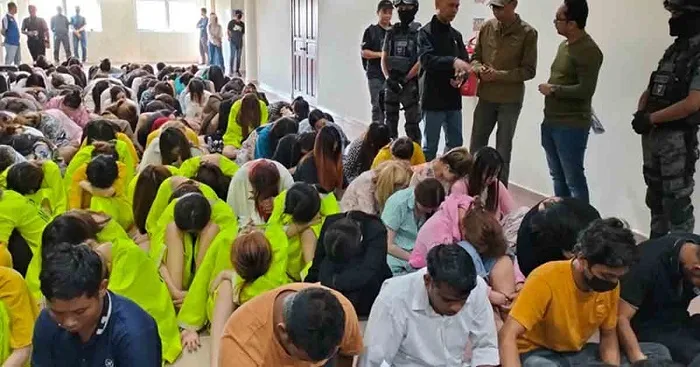 অভিযান 19