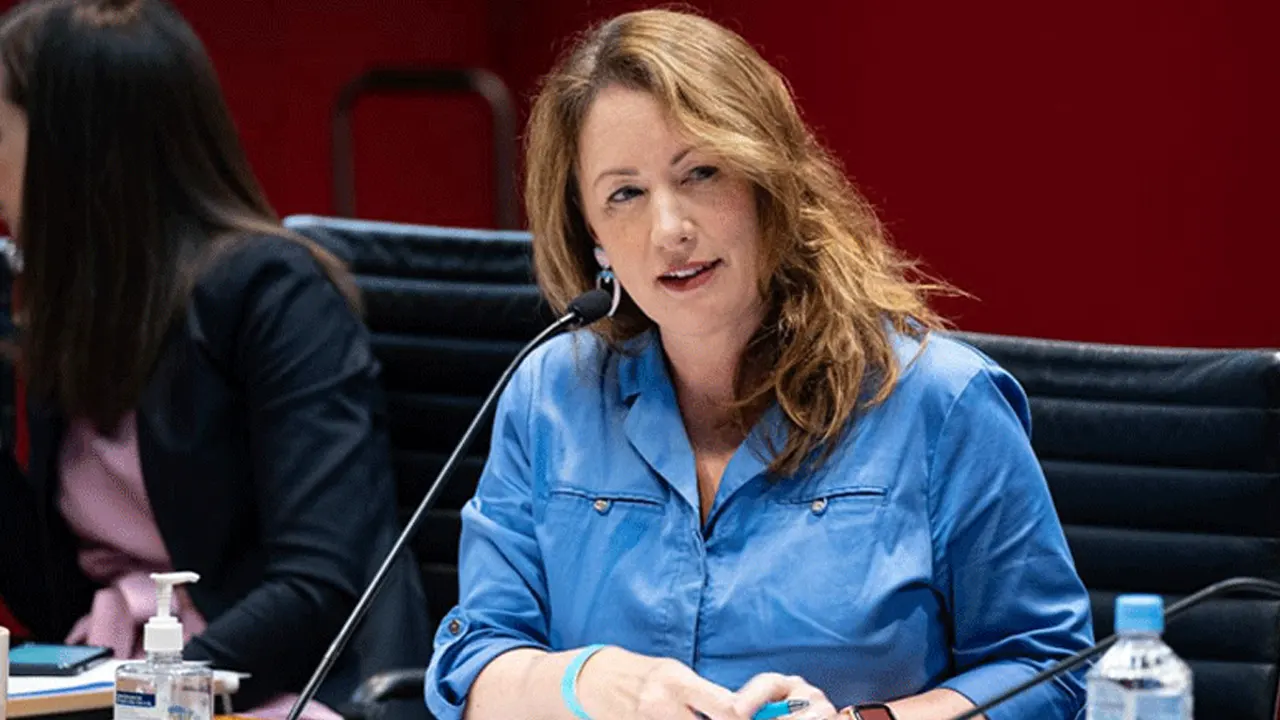 নির্বাচন