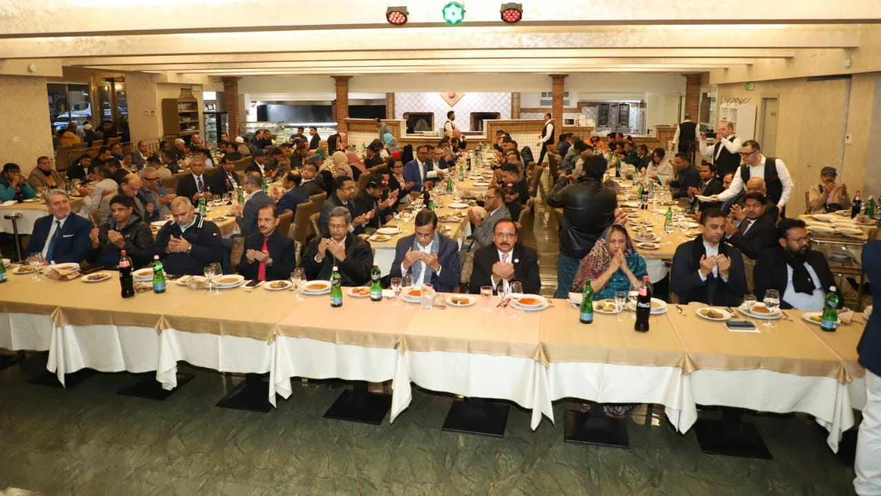 বিমানের কাছে বিড়ম্বনামুক্ত যাত্রীসেবা চান প্রবাসীরা