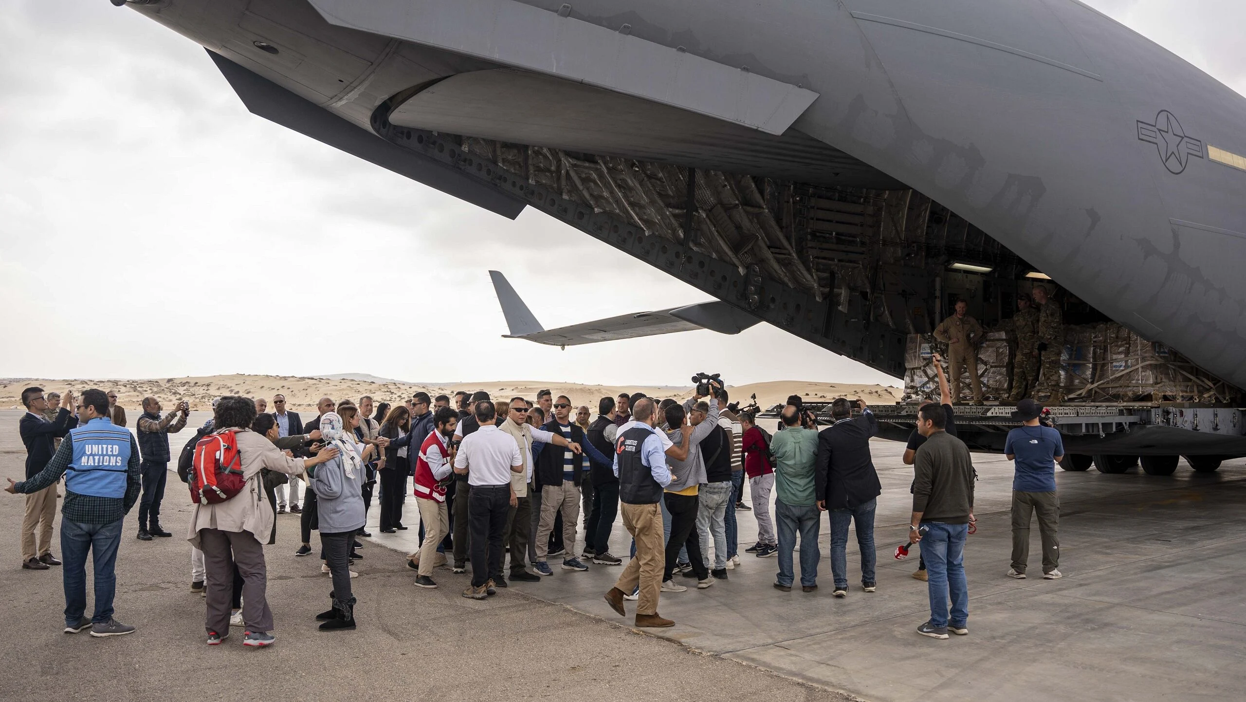 এবার রাজধানীর নিউমার্কেট এলাকায় আগুন