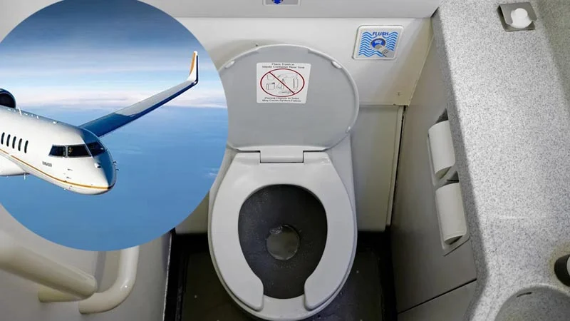 বিমানের টয়লেট