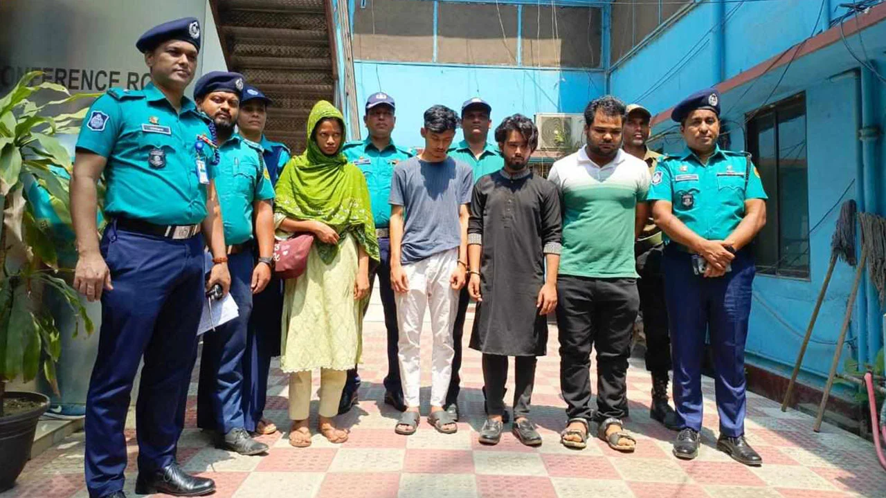 শেকলে বেঁধে ধর্ষণ, নেপথ্যে প্রবাসী ব্যারিস্টার