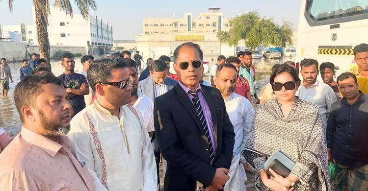 আমিরাতে বন্যাকবলিত প্রবাসীদের পাশে দূতাবাস