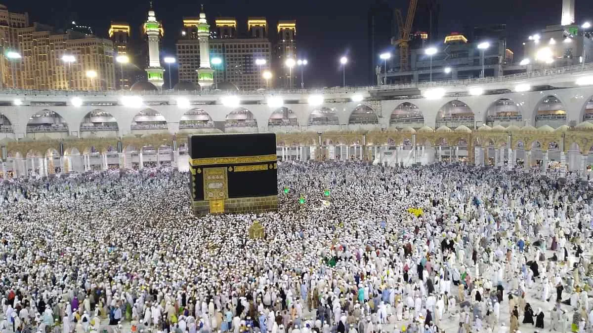 হজ ব্যবস্থাপনায় বিশৃঙ্খলা ঠেকাতে সরকারের হস্তক্ষেপ কামনা