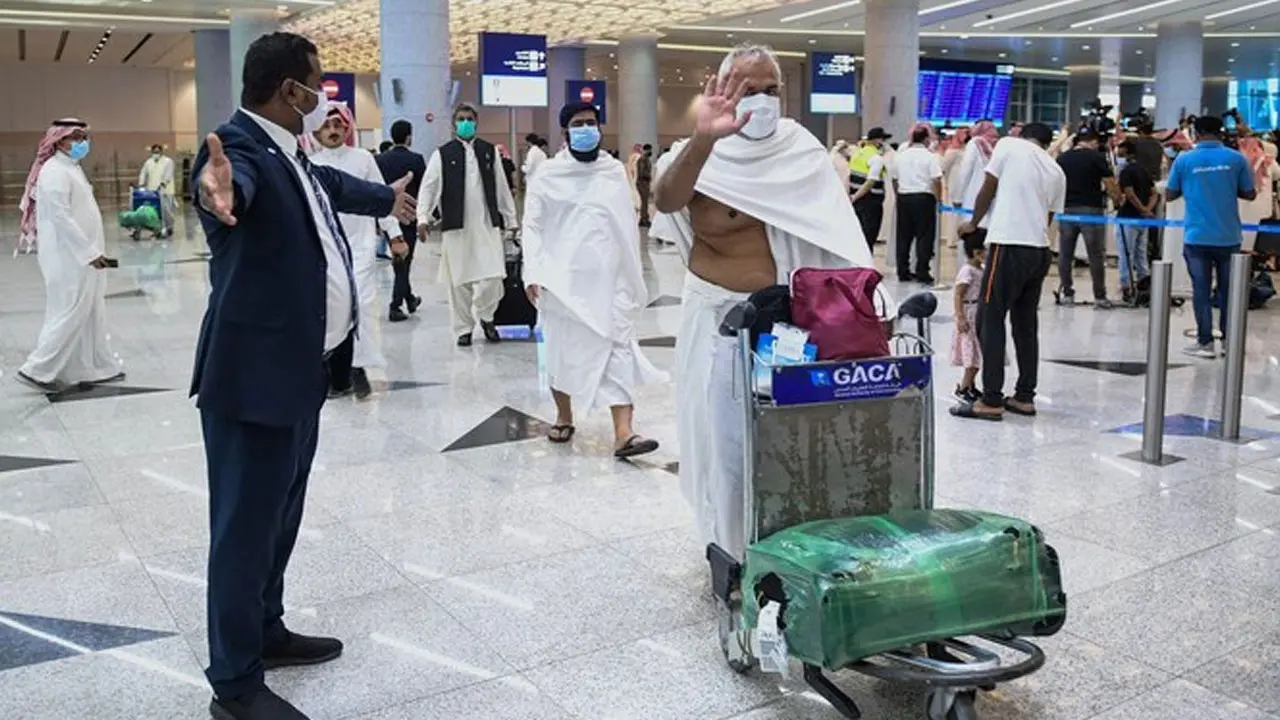 যে কারণে চলতি বছর হজে যেতে পারছে না ৪৪ হজযাত্রী