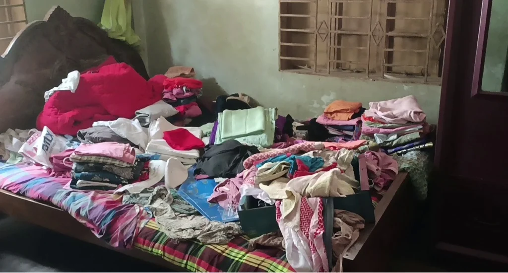 পুলিশ পরিচয়ে প্রবাসীর বাড়িতে ডাকাতি