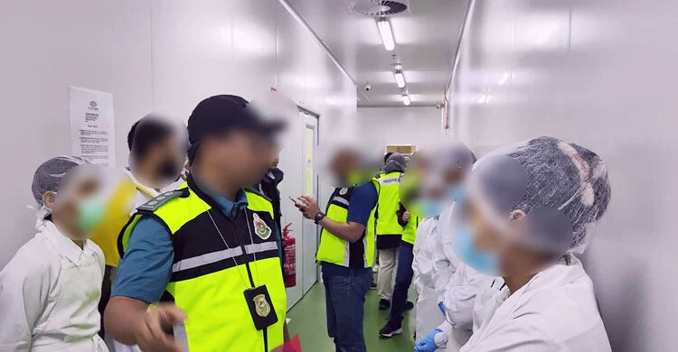 বাংলাদেশিসহ ৫২ অবৈধ অভিবাসী আটক