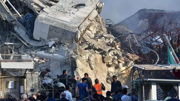 ইসরায়েলি হামলায় ইরানি জেনারেলসহ নিহত ১৭