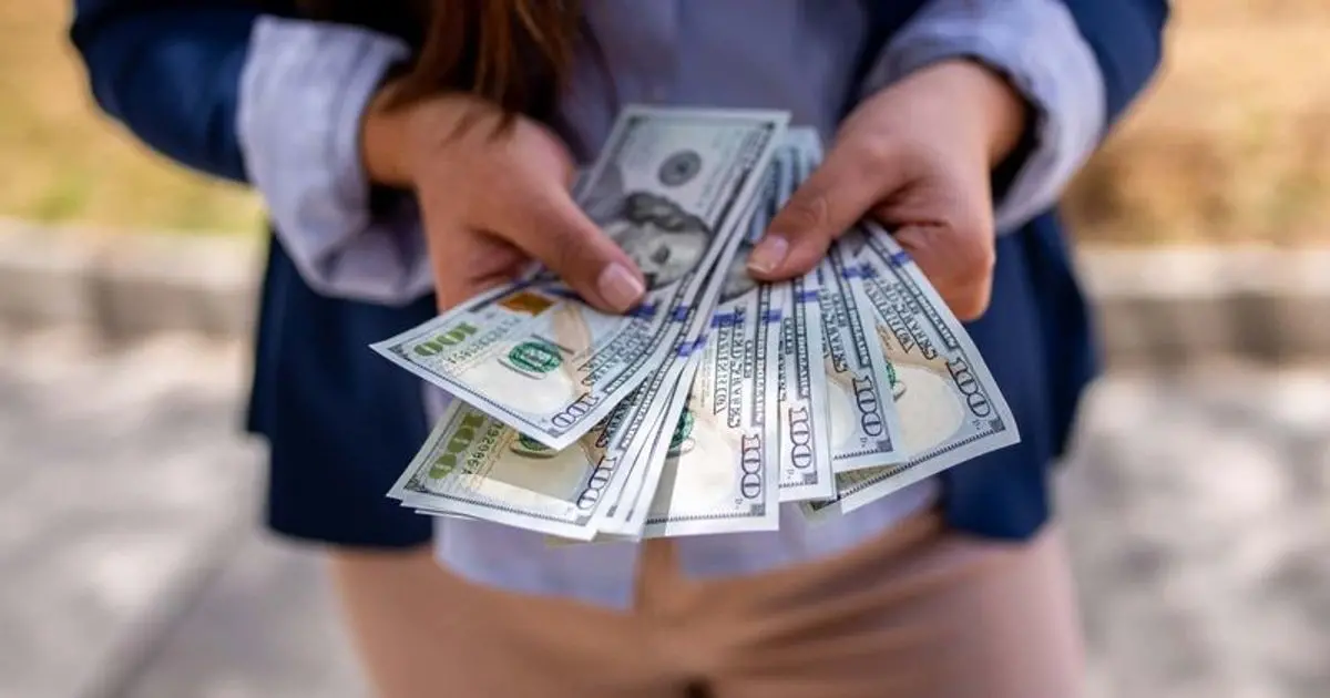 অ্যাকাউন্টে ৩৩০ গুন বেশি স্যালারি, উধাও কর্মচারী