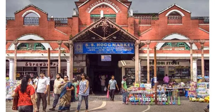 বাংলাদেশে অস্থিরতায় ‘লালবাত্তি’ কলকাতা নিউমার্কেটে