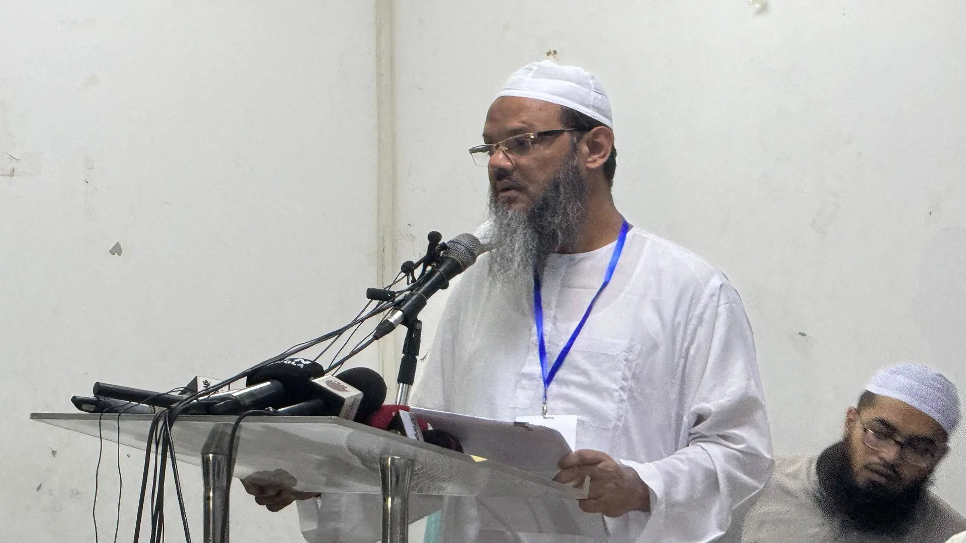 শিক্ষার্থীদের আন্দোলনে সরকারই ঘি ঢেলেছে: চরমোনাই পীর