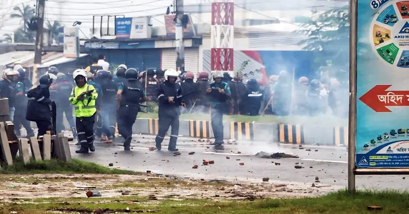 খুলনায় পুলিশ সদস্য হত্যায় মামলা, আসামি ১২০০