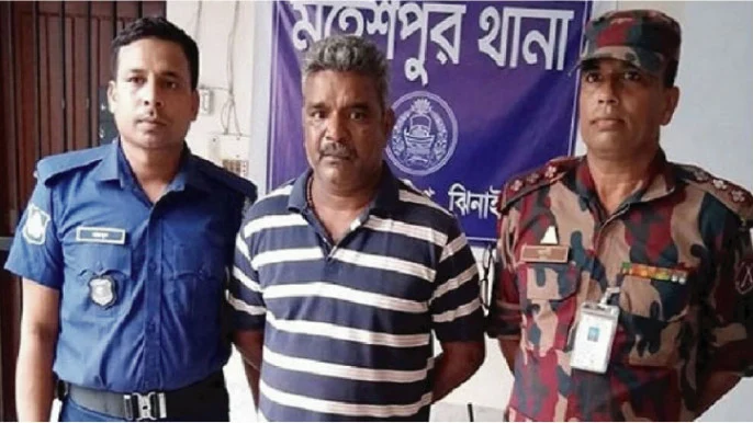 সীমান্তে পালানোর সময় ভারতীয় পুলিশ সদস্য গ্রেপ্তার