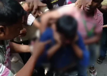 হিরো আলমকে কান ধরে উঠ-বস, এরপর যা ঘটলো