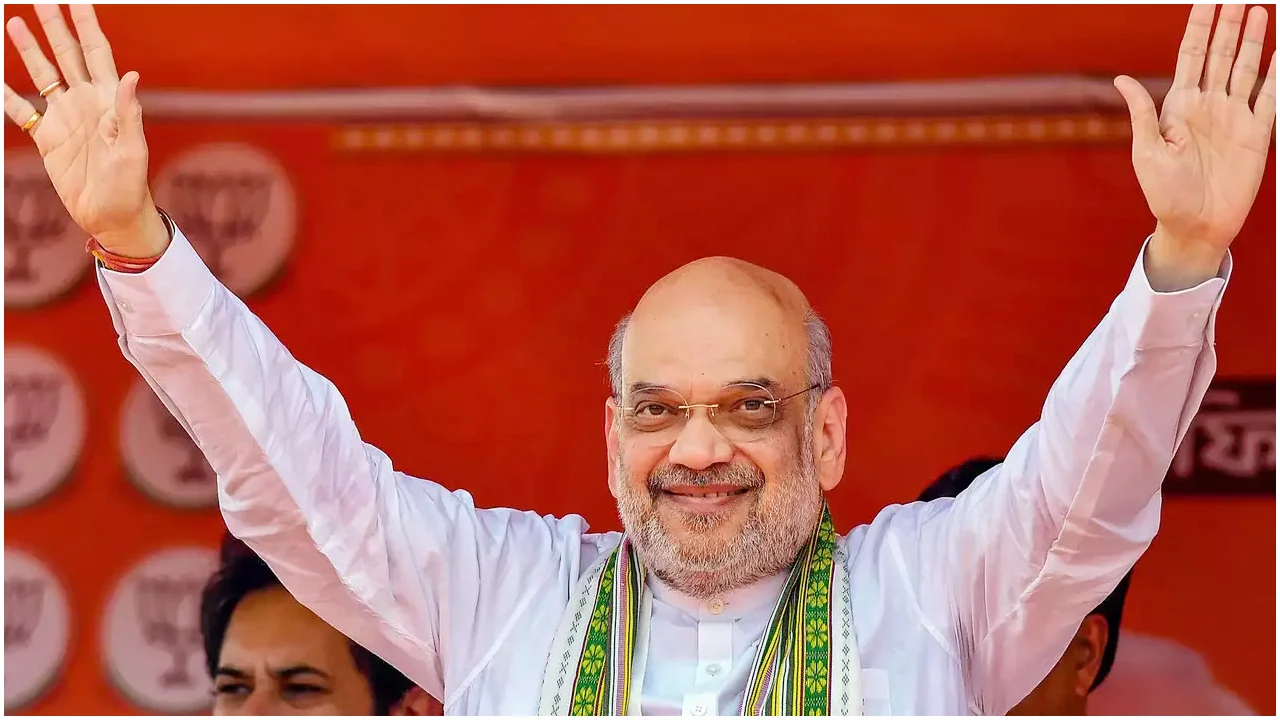 বাংলাদেশি অনুপ্রবেশকারীদের উল্টো ঝুলিয়ে রাখার হুমকি অমিত শাহর