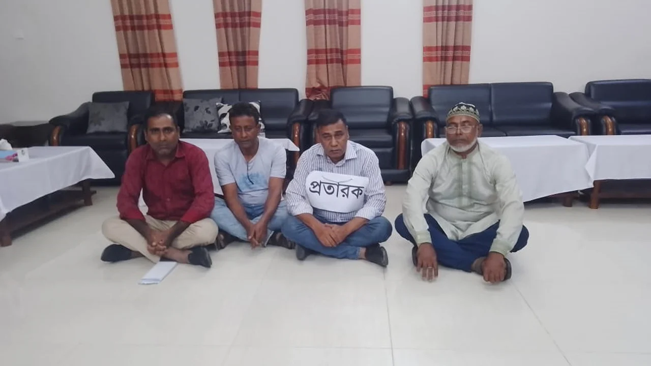 সেনা ক্যাম্পেই ভুয়া সেনাকর্মকর্তা আটক