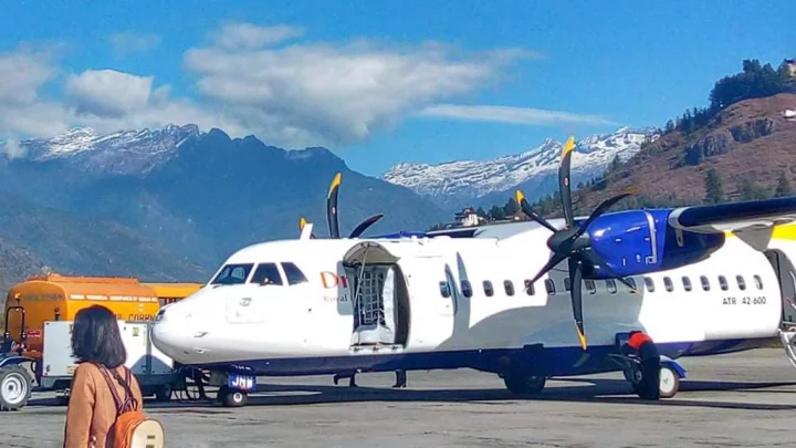 বিমানবন্দরটিতে ওঠা-নামার অনুমতি আছে কেবল ৫০ জন বৈমানিকের