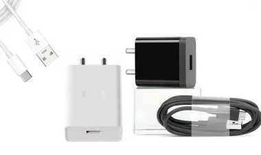 যে কারণে ফোনের চার্জার সাদা ও কালো রঙের হয়