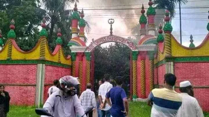 বিতর্কিত দেওয়ানবাগীর আস্তানা