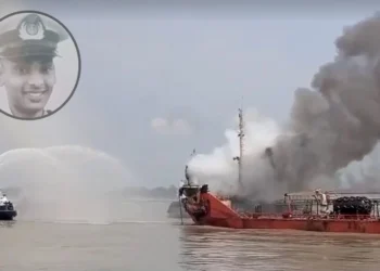 তেলবাহী জাহাজে বিস্ফোরণের ঘটনায় ২ জনের মরদেহ উদ্ধার