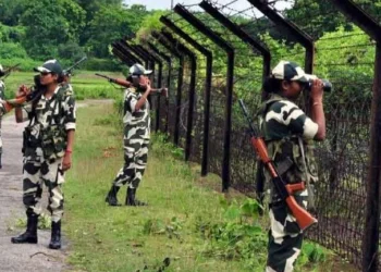 দেশে ফেরার সময় ভারতে ৬ বাংলাদেশি আটক