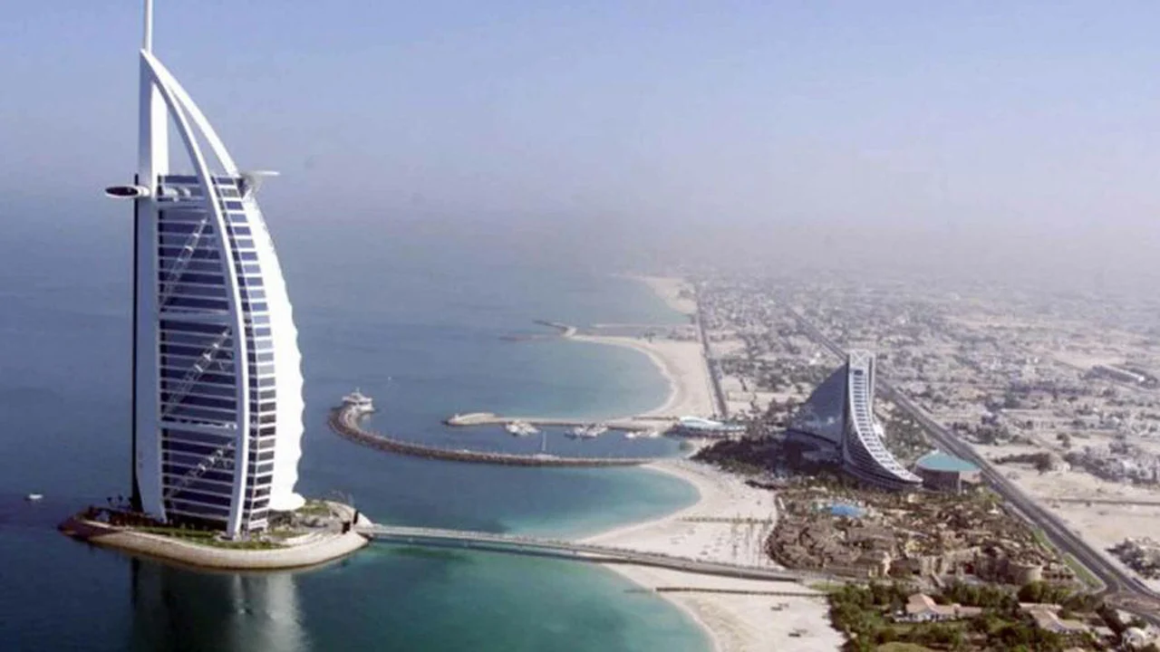 প্রবাসী বাংলাদেশিদের আমিরাত আইডি কার্ড নবায়নে যত টাকা লাগবে