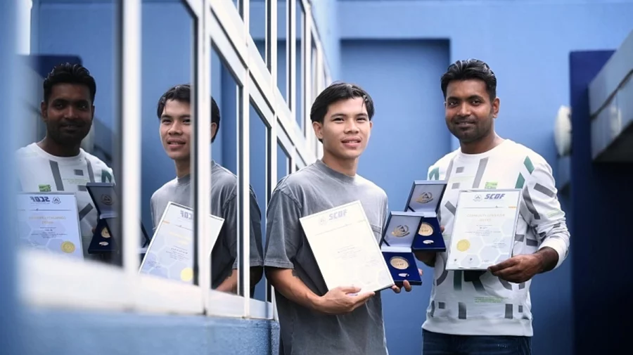 সিঙ্গাপুরে শিশুর প্রাণ বাঁচিয়ে অ্যাওয়ার্ড পেলেন বাংলাদেশি যুবক