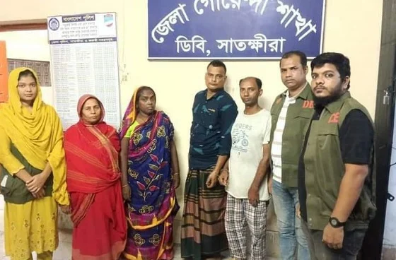 সোনার মুকুট চুরির ঘটনায় ২ নারীসহ ৪জন আটক