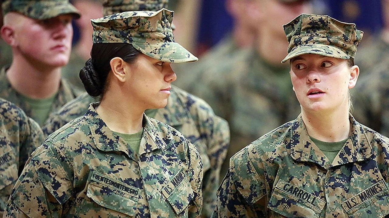 মার্কিন বাহিনীতে বন্ধ হতে পারে নারী সেনা নিয়োগ