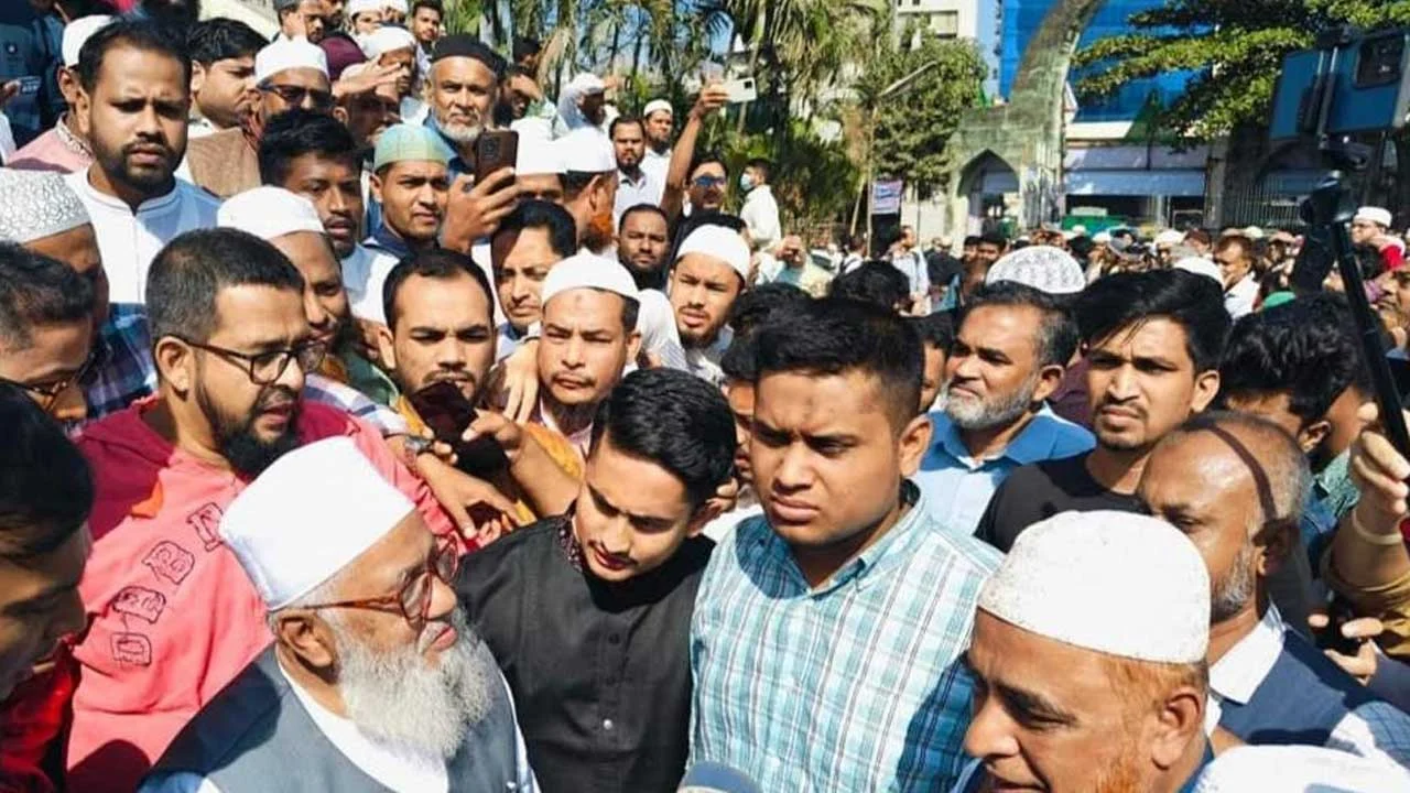 অ্যাডভোকেট সাইফুলের জানাজায় হাসনাত-সারজিস