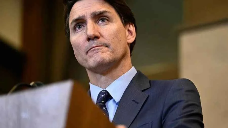 এবার কি ট্রুডোর বিদায় ঘণ্টা বাজাবেন মাস্ক!