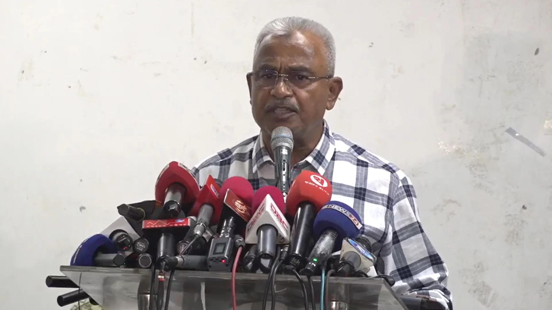 বাংলাদেশ ও ভারতের সেনাপ্রধানদের বৈঠক নিয়ে প্রশ্ন তুললেন আলাল