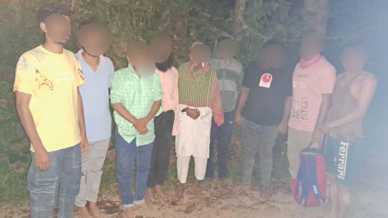 ভারতে ১৫ বাংলাদেশি আটক